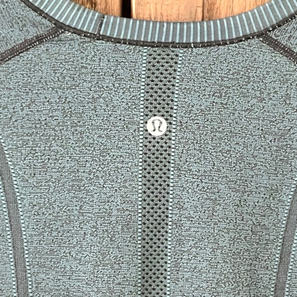 Lululemon Swiftly Tech Short Sleeve Crew Black / Desert Teal Size 8 - Picture 5 of 7